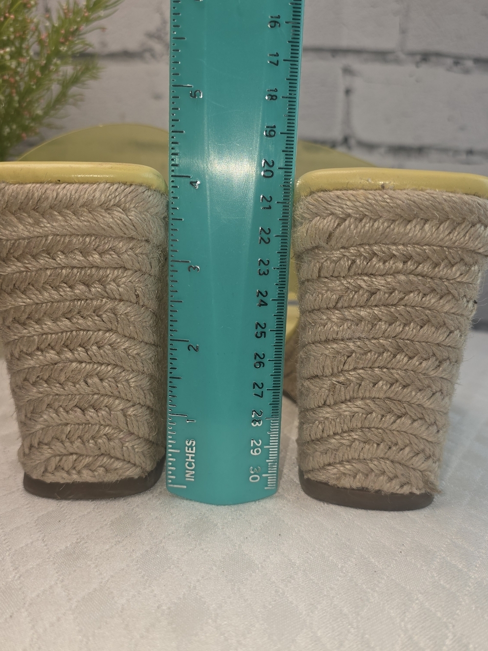 TEVEN NEW YORK MALAYA SANDALS Y2K YELLOW ESPRADILE WEDGE LUCITE STRAPS 8.5 - Picture 7 of 10
